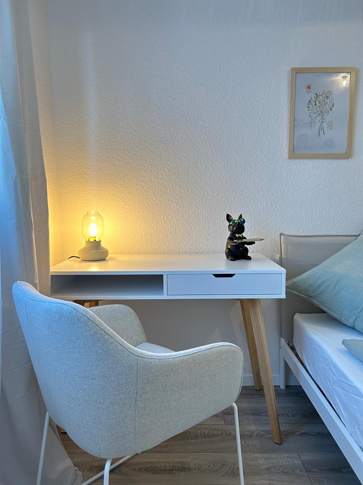 Modernes Designer-apartment Fuer 7 Gaeste - 80qm In Zentraler Lage, Self-check-in Karlsruhe