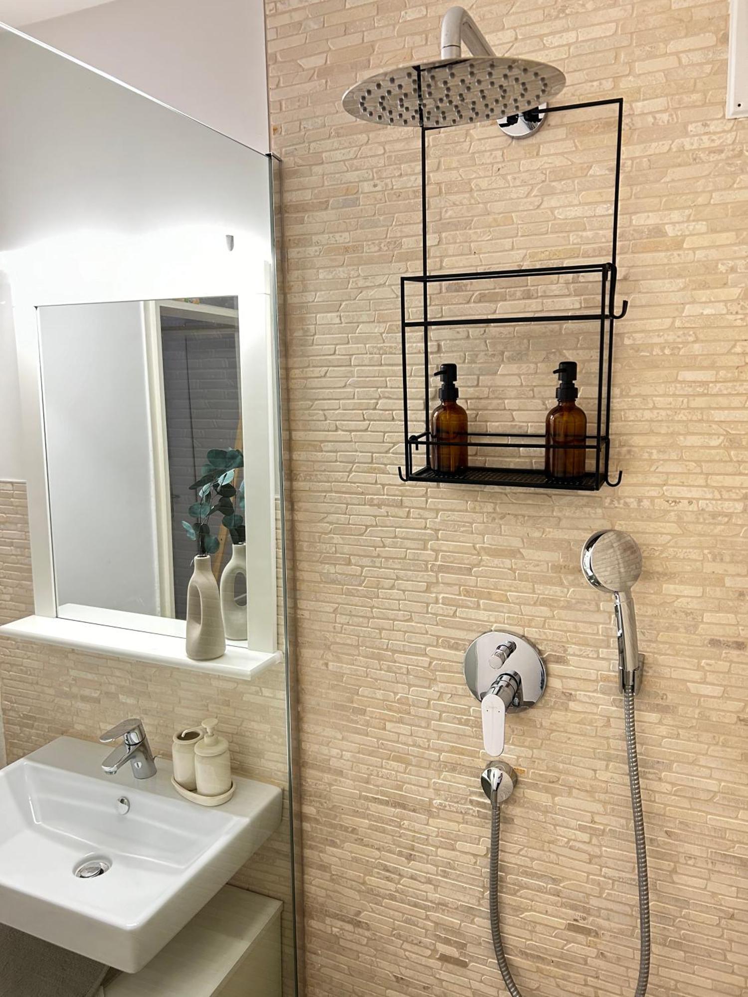 Apartment Modernes Designer-apartment Fuer 7 Gaeste - 80qm In Zentraler Lage, Self-check-in *