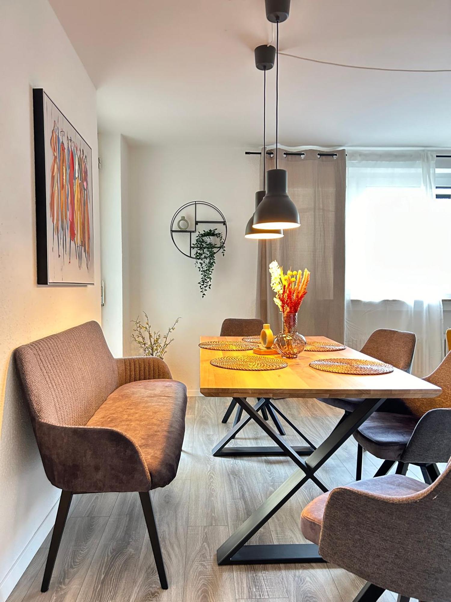 Apartment Modernes Designer-apartment Fuer 7 Gaeste - 80qm In Zentraler Lage, Self-check-in Karlsruhe