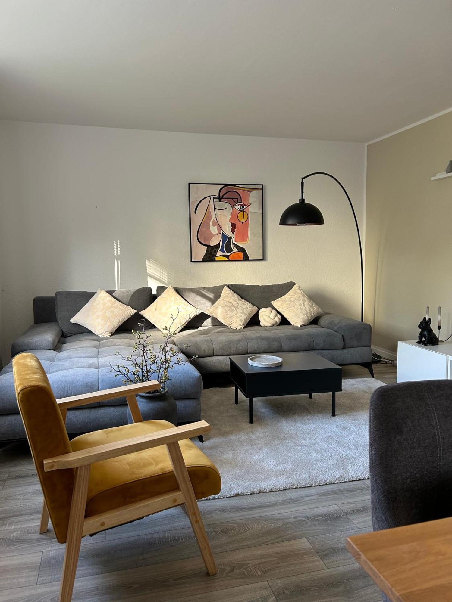 Modernes Designer-apartment Fuer 7 Gaeste - 80qm In Zentraler Lage, Self-check-in Apartment