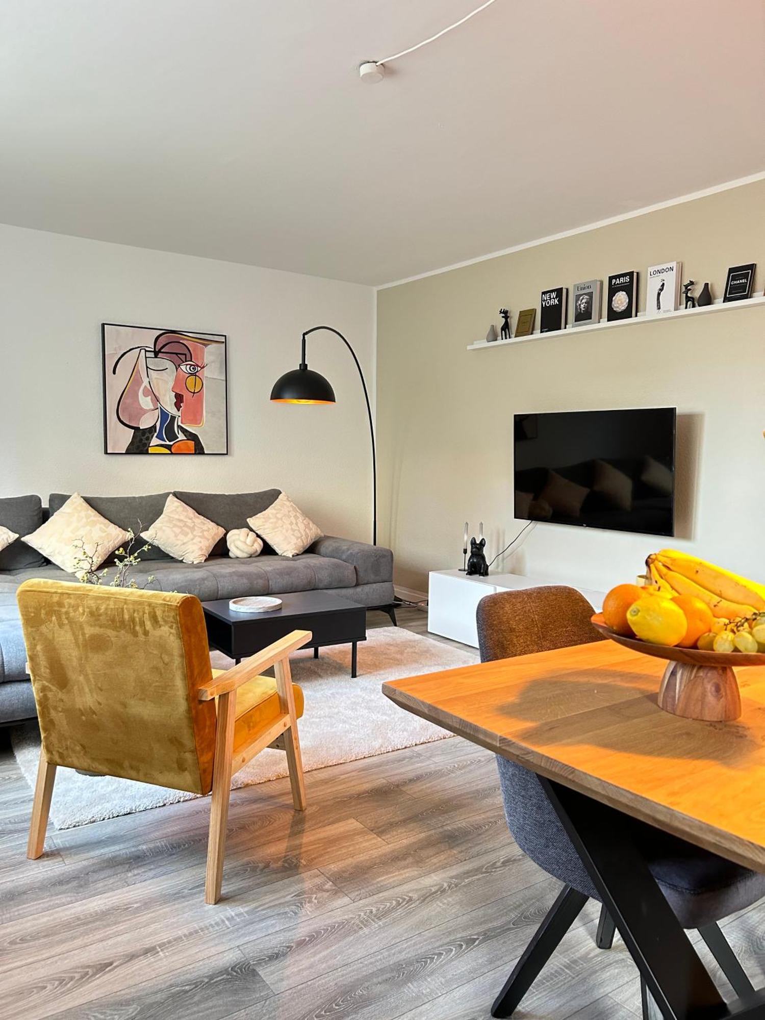 Modernes Designer-apartment Fuer 7 Gaeste - 80qm In Zentraler Lage, Self-check-in Karlsruhe